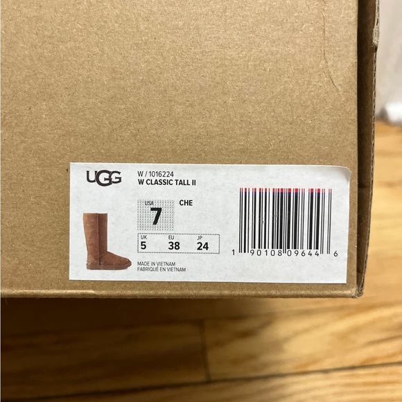 Chestnut colored tall ugg boots - Picture 10 of 12